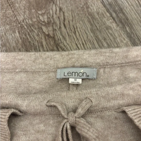 Lemon Beige Ruffle Shorts - Picture 2 of 3